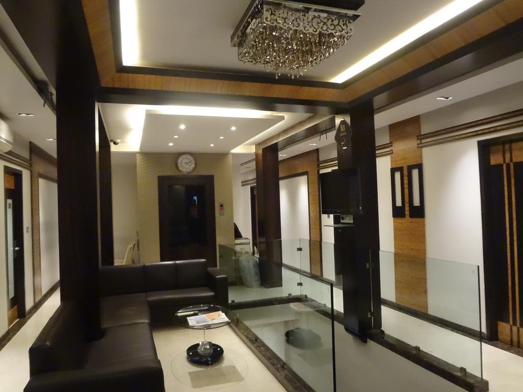 Hotel Causeway, Colaba Bombaj Zewnętrze zdjęcie